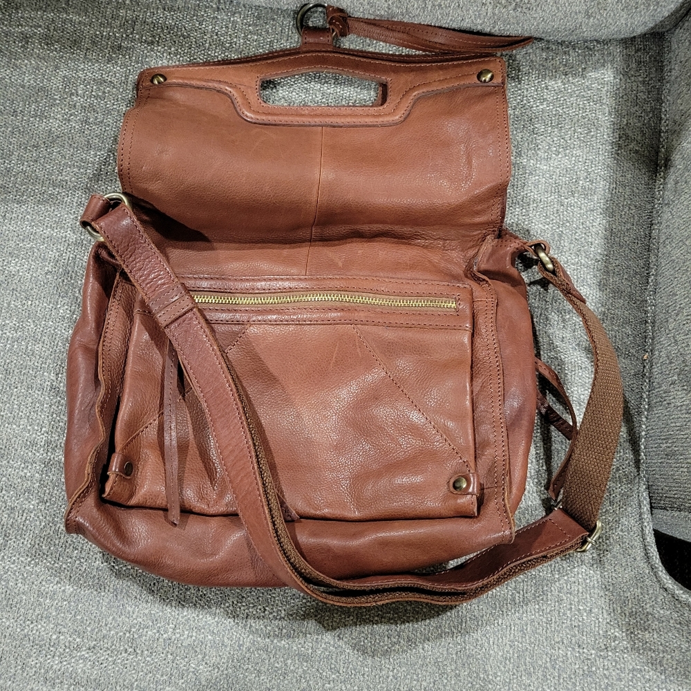 Lucky Brand crossbody - Picture 3 of 4